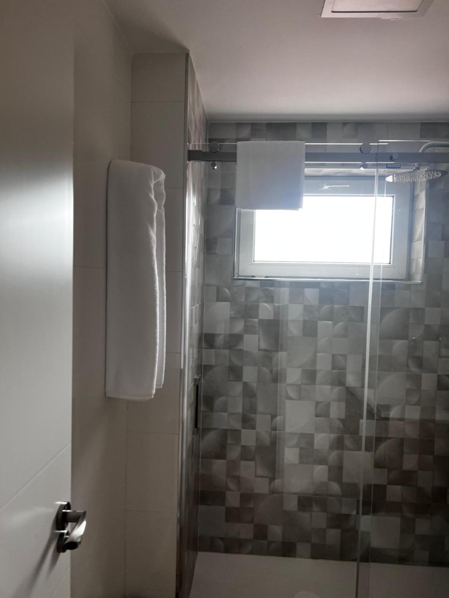 Apartmán Duplex Bertamirans Angeles Exteriér fotografie